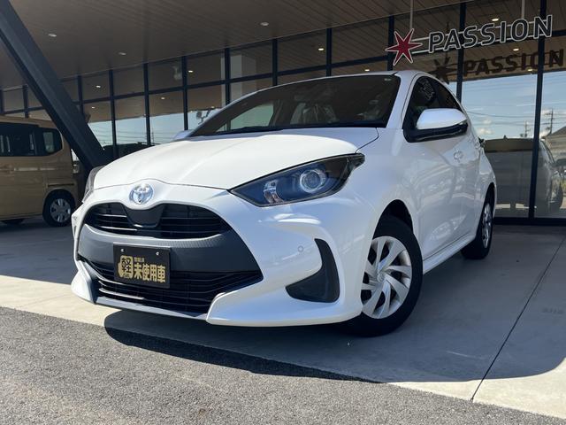 ヤリス X 車検2年 衝突被害軽減ブレーキ コーナーセンサー スマートキー LEDヘッドライト ディスプレイオーディオ バックカメラ ETC 電動格納ドアミラー マニュアルエアコン パワーウインドウ(4枚目)