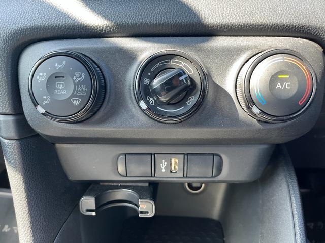 ヤリス X 車検2年 衝突被害軽減ブレーキ コーナーセンサー スマートキー LEDヘッドライト ディスプレイオーディオ バックカメラ ETC 電動格納ドアミラー マニュアルエアコン パワーウインドウ(13枚目)