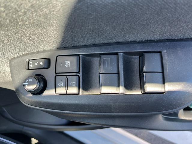 ヤリス X 車検2年 衝突被害軽減ブレーキ コーナーセンサー スマートキー LEDヘッドライト ディスプレイオーディオ バックカメラ ETC 電動格納ドアミラー マニュアルエアコン パワーウインドウ(22枚目)