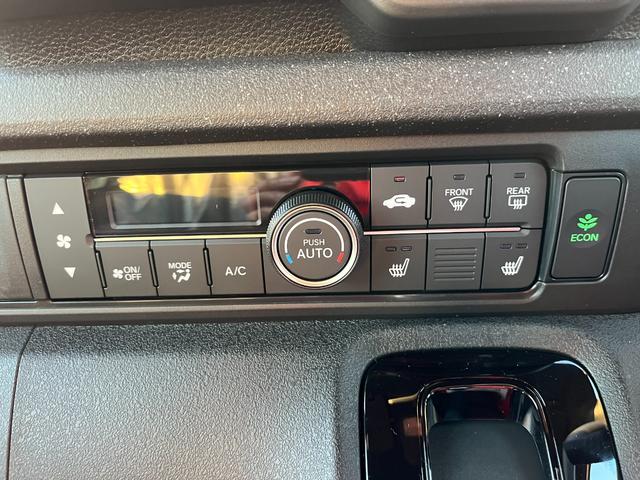 Ｎ－ＢＯＸカスタム ベースグレード　届出済未使用車　片側電動スライドドア　スマートキー　衝突被害軽減ブレーキ　電動格納ドアミラー　ＬＥＤヘッドライト　シートヒーター　バックカメラ　アルミホイール　ベンチシート　コーナーセンサー（13枚目）