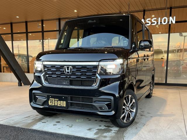 N-BOXカスタム ベースグレード 届出済未使用車 片側電動スライドドア スマートキー 衝突被害軽減ブレーキ 電動格納ドアミラー LEDヘッドライト シートヒーター バックカメラ アルミホイール ベンチシート コーナーセンサー(4枚目)