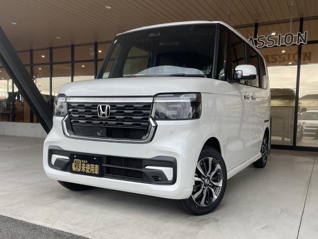 N-BOXカスタム ベースグレード 届出済未使用車 片側電動スライドドア スマートキー 衝突被害軽減ブレーキ 電動格納ドアミラー LEDヘッドライト シートヒーター バックカメラ アルミホイール ベンチシート コーナーセンサー(4枚目)