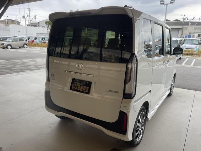N-BOXカスタム ベースグレード 届出済未使用車 片側電動スライドドア スマートキー 衝突被害軽減ブレーキ 電動格納ドアミラー LEDヘッドライト シートヒーター バックカメラ アルミホイール ベンチシート コーナーセンサー(8枚目)