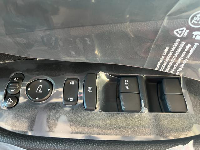 ＷＲ－Ｖ Ｘ　登録済未使用車　衝突被害軽減ブレーキ　コーナーセンサー　スマートキー　アダクティブクルーズコントロール　ＬＥＤヘッドライト　オートエアコン　パワーウインドウ　バックカメラ　横滑り防止機能　電格ミラー（21枚目）