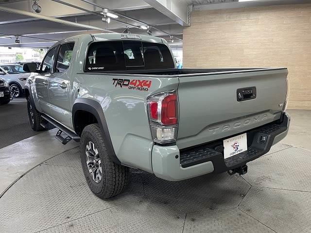 ＴＲＤ　Ｏｆｆ－Ｒｏａｄ　プレミアム　純正ディスプレイオーディオ　サンルーフ　黒革シート　アラウンドビューモニター　レーダークルーズコントロール　シートヒーター　スマートキー　カープレイ　ＡＣ１２０Ｖ　オートマチックハイビーム　ＬＥＤ(17枚目)