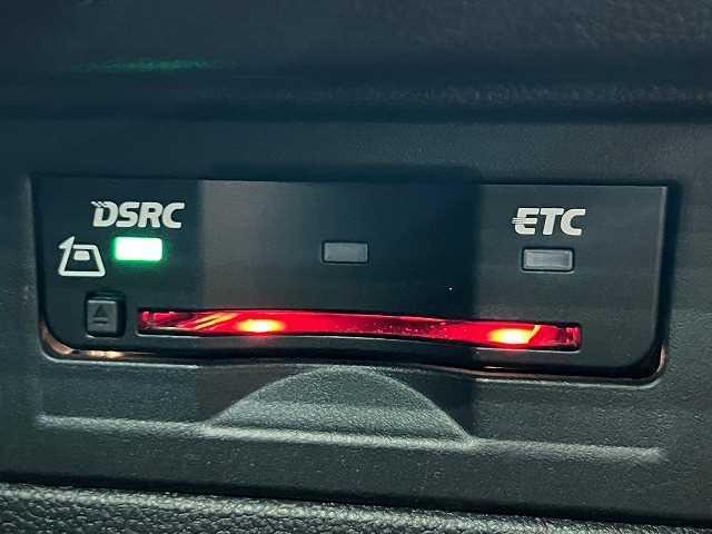 ＴＳＩ　Ｃｏｍｆｏｒｔｌｉｎｅ▼　ナビ　フルセグＴＶ　バックカメラ　レーダークルーズコントロール　ＬＥＤヘッドライト　ＣＤ　ＤＶＤ　Ｂｌｕｅｔｏｏｔｈ　ＥＴＣ　パドルシフト　フロントフォグライト　純正１６インチアルミホイール(8枚目)