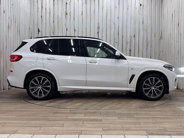 Ｘ５ ｘＤｒｉｖｅ　３５ｄ　Ｍスポーツ　黒革／全周囲カメラ／電動リアゲート／純正２０ｉｎアルミ／パドルシフト／クリアランスソナー／ヘッドアップディスプレイ／パワーシート／ブラインドスポットモニター／バーチャルコックピット（15枚目）
