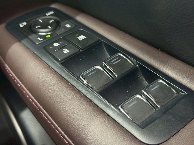 ＲＸ ＲＸ２００ｔ　バージョンＬ　サンルーフ／モデリスタ／全周囲カメラ／電動リアゲート／３眼ＬＥＤライト／シートヒーター＆ベンチレーション／ＡＣ１００Ｖ／レーダークルーズ／ブラインドスポット／ＥＴＣ／フルセグＴＶ／後席シートヒーター（42枚目）