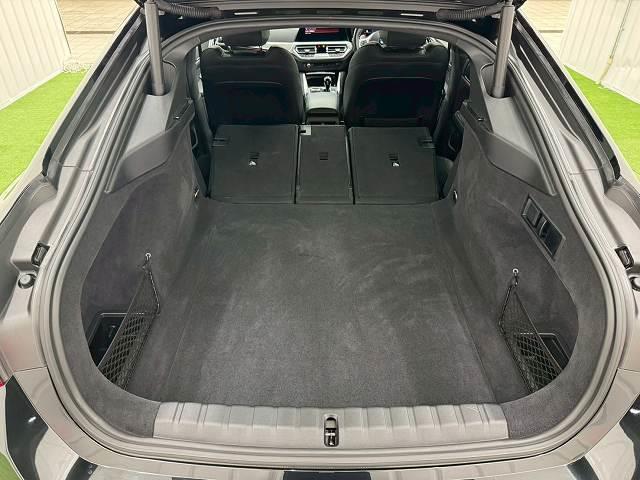 4シリーズ 420d xDriveグランクーペ Mスポーツ 黒革シート/オプション19inアルミ/ハイラインPKG/カーボンファイバーインパネ/シートヒーター/AppleCarPlay/電動リアゲート/ETC/クリアランスソナー/ドライブレコーダー/電動シート(11枚目)