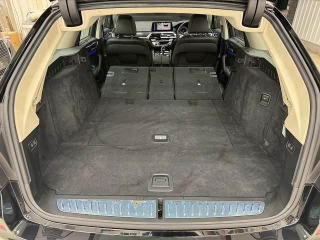 BMW 5 SERIES 523D TOURING LUXURY