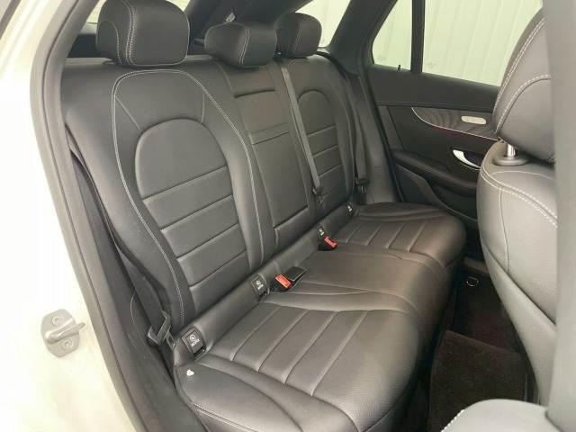 GLC GLC220d 4マチック ナイトエディション パノラマサンルーフ/ブラインドスポット/レーダークルーズ/黒革シート/フルセグTV/全周囲モニター/パドルシフト/シートヒーター/ETC/電動リアゲート/クリアランスソナー/ドライブレコーダー(10枚目)