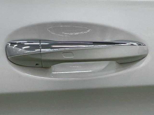 GLC GLC220d 4マチック ナイトエディション パノラマサンルーフ/ブラインドスポット/レーダークルーズ/黒革シート/フルセグTV/全周囲モニター/パドルシフト/シートヒーター/ETC/電動リアゲート/クリアランスソナー/ドライブレコーダー(33枚目)
