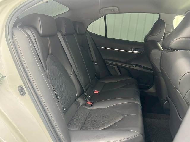 カムリ Ｇレザーパッケージ　ＴＲＤアルミ／モデリスタエアロ／黒革シート／フルセグＴＶ／シートヒーター／レーダークルーズ／ブラインドスポット／クリアランスソナー／ヘッドアップディスプレイ／ブレーキホールド／ＬＥＤライト／プッシュス（10枚目）