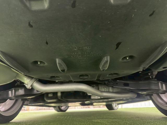 カムリ Ｇレザーパッケージ　ＴＲＤアルミ／モデリスタエアロ／黒革シート／フルセグＴＶ／シートヒーター／レーダークルーズ／ブラインドスポット／クリアランスソナー／ヘッドアップディスプレイ／ブレーキホールド／ＬＥＤライト／プッシュス（24枚目）