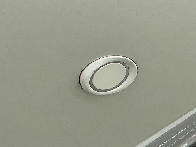 カムリ Ｇレザーパッケージ　ＴＲＤアルミ／モデリスタエアロ／黒革シート／フルセグＴＶ／シートヒーター／レーダークルーズ／ブラインドスポット／クリアランスソナー／ヘッドアップディスプレイ／ブレーキホールド／ＬＥＤライト／プッシュス（30枚目）