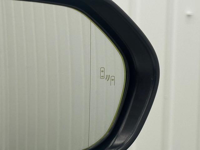 カムリ Ｇレザーパッケージ　ＴＲＤアルミ／モデリスタエアロ／黒革シート／フルセグＴＶ／シートヒーター／レーダークルーズ／ブラインドスポット／クリアランスソナー／ヘッドアップディスプレイ／ブレーキホールド／ＬＥＤライト／プッシュス（32枚目）