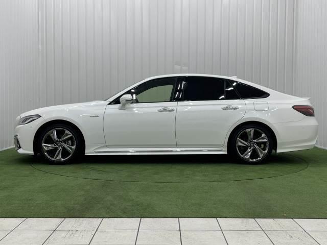 クラウンハイブリッド ＲＳアドバンス　黒革シート／全周囲カメラ／デジタルインナーミラー／シートヒーター＆ベンチレーション／ドライブレコーダー／ステアリングヒーター／クリアランスソナー／レーダークルーズ／ブライドスポット／ドライブレコーダー（14枚目）