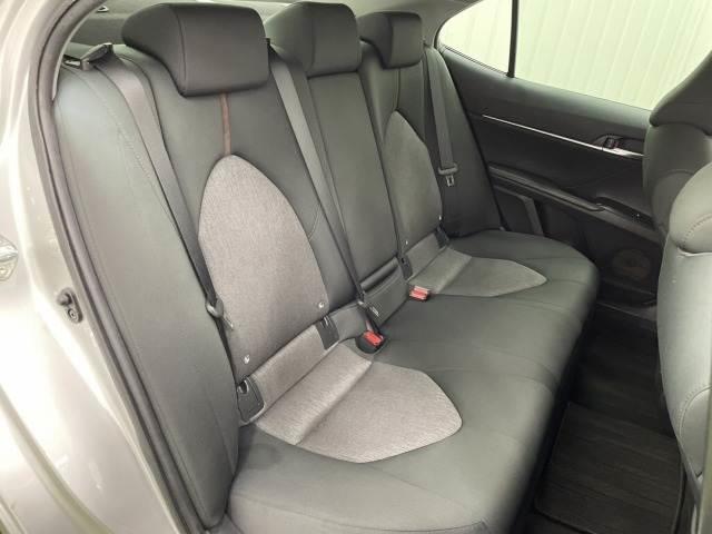 カムリ Ｇ　フルセグＴＶ／バックカメラ／ＥＴＣ／ＬＥＤヘッドライト／ブラインドスポットモニター／パワーシート／レーダークルーズコントロール／プッシュスタート／ＣＤデッキ／純正ナビ／レーンアシスト（10枚目）