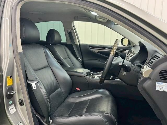 LS LS460 バージョンC Iパッケージ 黒革シート/フルセグTV/バックカメラ/ETC/電動リアゲート/レーダークルーズ/ブラインドスポット/シートヒーター&ベンチレーション/クリアランスソナー/プリクラッシュ/ステアリングヒーター(9枚目)