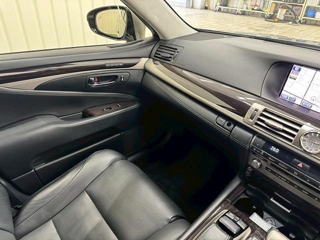 LS LS460 バージョンC Iパッケージ 黒革シート/フルセグTV/バックカメラ/ETC/電動リアゲート/レーダークルーズ/ブラインドスポット/シートヒーター&ベンチレーション/クリアランスソナー/プリクラッシュ/ステアリングヒーター(62枚目)