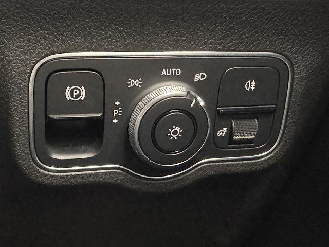 GLB GLB200d 4マチック AMGライン ワンオーナー/レーダークルーズ/ブライドスポット/フルセグTV/ETC/ドライブレコーダー/全周囲モニター/電動リアゲート/パドルシフト/ハーフレザー/シートヒーター/シートメモリ(44枚目)