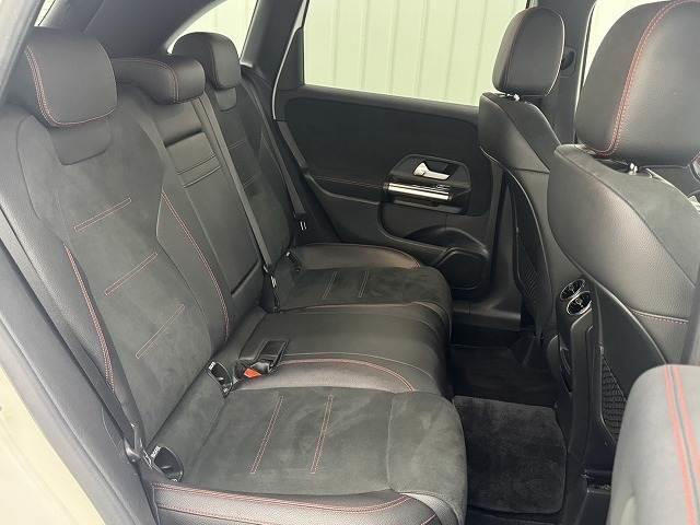 Bクラス B200d AMGライン レーダーセーフティPKG/ブラインドスポット/バックカメラ/電動リアゲート/ハーフレザーシート/レーダークルーズ/クリアランスソナー/シートヒーター/シートメモリ/パドルシフト(10枚目)