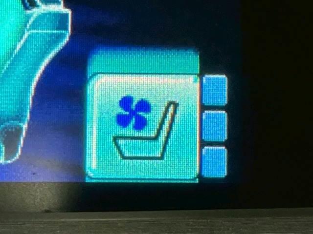 クラウンハイブリッド アスリートG サンルーフ/黒革シート/シートヒーター&ベンチレーション/クリアランスソナー/ステアリングヒーター/電動シート/シートメモリ/オートマチックハイビーム/プッシュスタート/ウインカーミラー/純正アルミ/(7枚目)