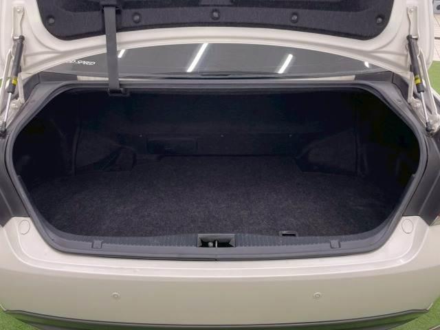 クラウンハイブリッド アスリートG サンルーフ/黒革シート/シートヒーター&ベンチレーション/クリアランスソナー/ステアリングヒーター/電動シート/シートメモリ/オートマチックハイビーム/プッシュスタート/ウインカーミラー/純正アルミ/(11枚目)