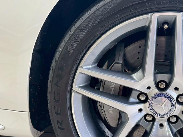 Sクラス S300h AMGライン サンルーフ/ラグジュアリーPKG/黒革シート/全周囲カメラ/電動リアゲート/レーダークルーズ/ブラインドスポット/クリアランスソナー/ヘッドアップディスプレイ/シートヒーター/フルセグTV/純正アルミ(22枚目)