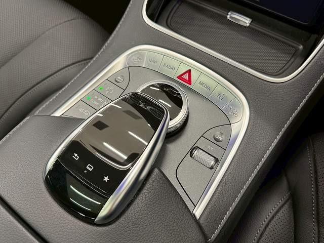 Sクラス S300h AMGライン サンルーフ/ラグジュアリーPKG/黒革シート/全周囲カメラ/電動リアゲート/レーダークルーズ/ブラインドスポット/クリアランスソナー/ヘッドアップディスプレイ/シートヒーター/フルセグTV/純正アルミ(64枚目)
