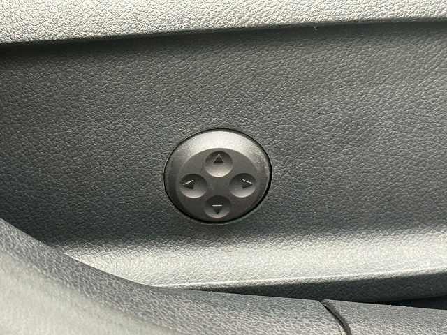 CLAクラス CLA200d AMGライン サンルーフ/アドバンスドPKG/ナビゲーションPKG/赤黒革/パドルシフト/オートライト/ブルメスターサウンド/パワーシート/シートメモリー/シートヒーター/全周囲カメラ/ヘッドアップディスプレイ(70枚目)