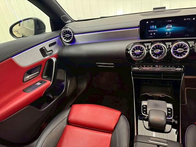 CLAクラス CLA200d AMGライン サンルーフ/アドバンスドPKG/ナビゲーションPKG/赤黒革/パドルシフト/オートライト/ブルメスターサウンド/パワーシート/シートメモリー/シートヒーター/全周囲カメラ/ヘッドアップディスプレイ(76枚目)