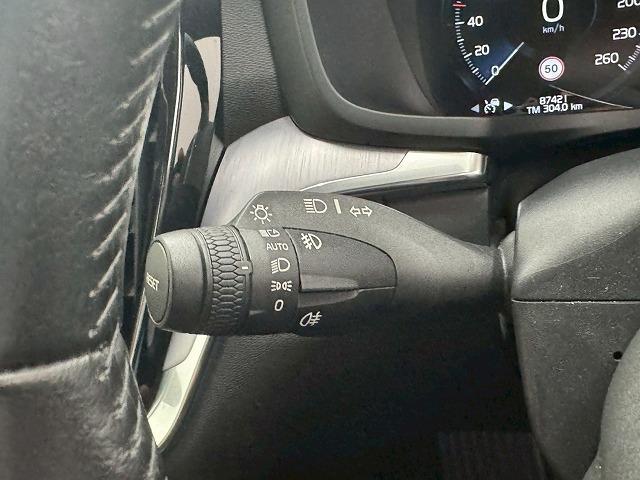 V60 T5 モメンタム 全周囲モニター/ブラインドスポット/茶革/シートヒーター/電動リアゲード/パワーシート/レーンアシスト/パークアクスト/クリアランスソナー/オートエアコン/Bluetooth(38枚目)