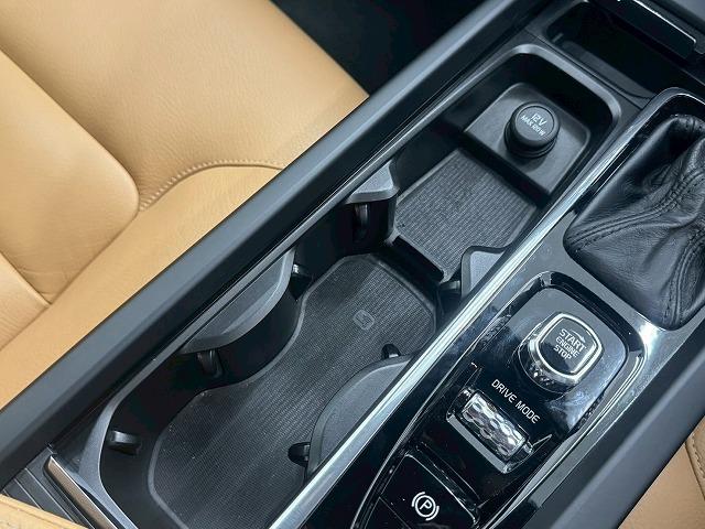 V60 T5 モメンタム 全周囲モニター/ブラインドスポット/茶革/シートヒーター/電動リアゲード/パワーシート/レーンアシスト/パークアクスト/クリアランスソナー/オートエアコン/Bluetooth(49枚目)