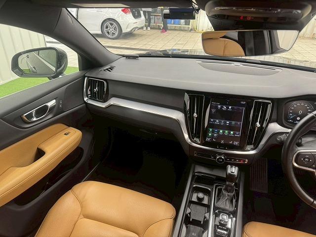 V60 T5 モメンタム 全周囲モニター/ブラインドスポット/茶革/シートヒーター/電動リアゲード/パワーシート/レーンアシスト/パークアクスト/クリアランスソナー/オートエアコン/Bluetooth(62枚目)