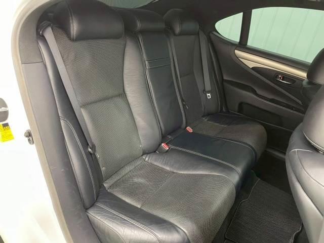 LS LS460 Fスポーツ サンルーフ/TRDエアロ/4本出しマフラー/WORK21アルミ/シートヒーター&シートベンチレーション/電動リアゲート/クルーズコントロール/フルセグTV/ステアリングヒーター/ドライブレコーダー(10枚目)
