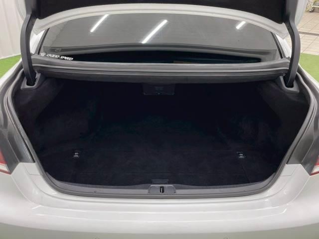 LS LS460 Fスポーツ サンルーフ/TRDエアロ/4本出しマフラー/WORK21アルミ/シートヒーター&シートベンチレーション/電動リアゲート/クルーズコントロール/フルセグTV/ステアリングヒーター/ドライブレコーダー(11枚目)