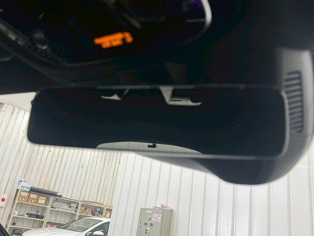 Cクラスステーションワゴン C220d ステーションワゴン アバンギャルド サンルーフ/ブラックレザーシート/ヘッドアップディスプレイ/ブラインドスポット/全周囲カメラ/ETC/フルセグTV/シートヒーター/レーダークルーズ/電動リアゲート/パドルシフト/クリアランスソナー/(61枚目)