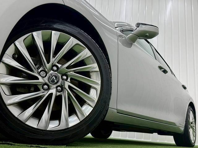 ES ES300h バージョンL ワンオーナー/茶革/サンルーフ/デジタルインナーミラーワイヤレス充電/全周囲カメラ/3眼LEDライト/シートヒーター&ベンチレーション/電動リアゲート/AC100V/ステアリングヒーター/BSM(19枚目)