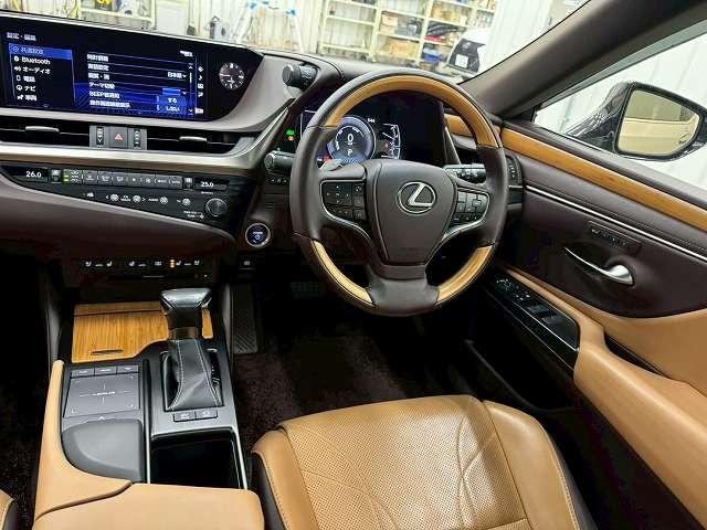 ES ES300h バージョンL ワンオーナー/茶革/サンルーフ/デジタルインナーミラーワイヤレス充電/全周囲カメラ/3眼LEDライト/シートヒーター&ベンチレーション/電動リアゲート/AC100V/ステアリングヒーター/BSM(44枚目)