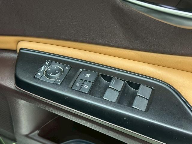 ES ES300h バージョンL ワンオーナー/茶革/サンルーフ/デジタルインナーミラーワイヤレス充電/全周囲カメラ/3眼LEDライト/シートヒーター&ベンチレーション/電動リアゲート/AC100V/ステアリングヒーター/BSM(60枚目)