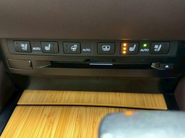 ES ES300h バージョンL ワンオーナー/茶革/サンルーフ/デジタルインナーミラーワイヤレス充電/全周囲カメラ/3眼LEDライト/シートヒーター&ベンチレーション/電動リアゲート/AC100V/ステアリングヒーター/BSM(61枚目)