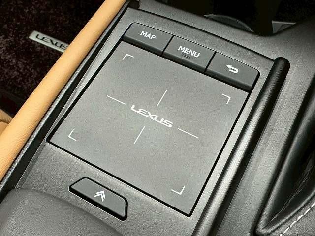 ES ES300h バージョンL ワンオーナー/茶革/サンルーフ/デジタルインナーミラーワイヤレス充電/全周囲カメラ/3眼LEDライト/シートヒーター&ベンチレーション/電動リアゲート/AC100V/ステアリングヒーター/BSM(62枚目)