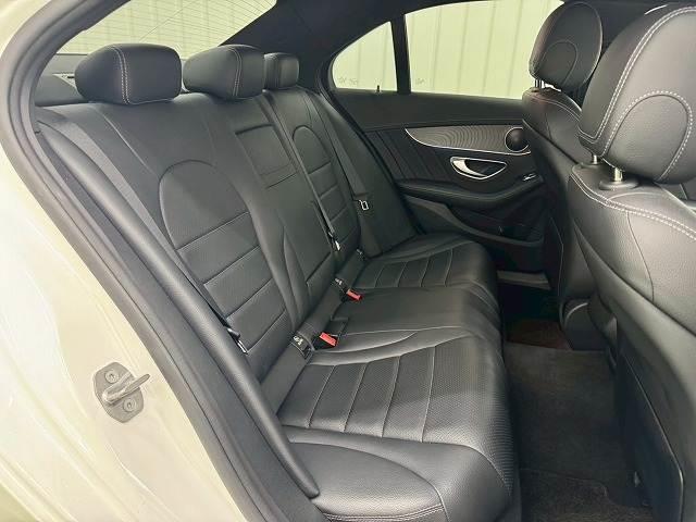 Cクラス C220dアバンギャルド AMGライン フルセグTV/黒革シート/バックカメラ/19inアルミ/レーダーセーフティPKG/シートヒーター/ブラインドスポット/クリアランスソナー/パドルシフト/ドライブレコーダー/シートメモリ/プッシュスター(10枚目)