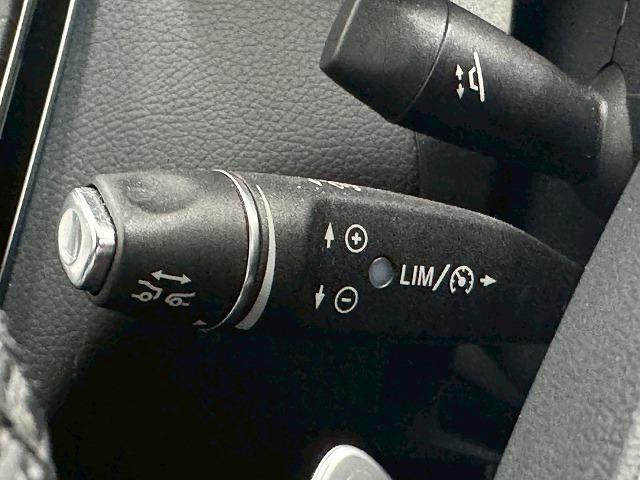 Cクラス C220dアバンギャルド AMGライン フルセグTV/黒革シート/バックカメラ/19inアルミ/レーダーセーフティPKG/シートヒーター/ブラインドスポット/クリアランスソナー/パドルシフト/ドライブレコーダー/シートメモリ/プッシュスター(40枚目)