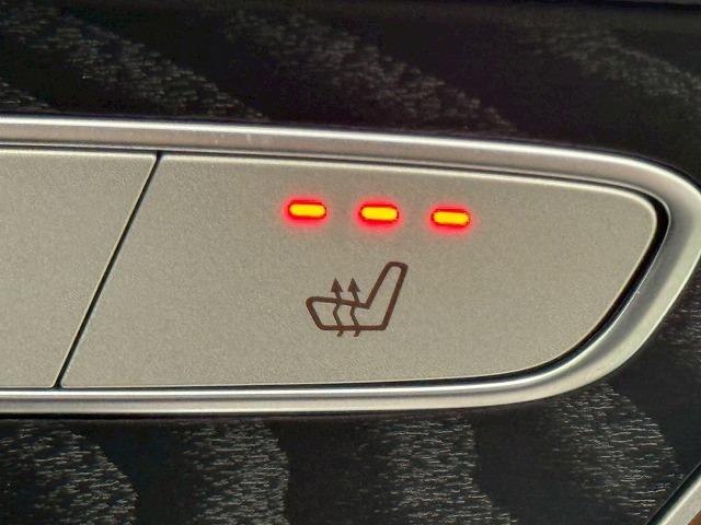 Cクラス C220dアバンギャルド AMGライン フルセグTV/黒革シート/バックカメラ/19inアルミ/レーダーセーフティPKG/シートヒーター/ブラインドスポット/クリアランスソナー/パドルシフト/ドライブレコーダー/シートメモリ/プッシュスター(46枚目)