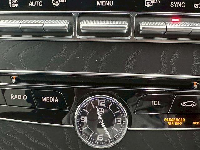 Cクラス C220dアバンギャルド AMGライン フルセグTV/黒革シート/バックカメラ/19inアルミ/レーダーセーフティPKG/シートヒーター/ブラインドスポット/クリアランスソナー/パドルシフト/ドライブレコーダー/シートメモリ/プッシュスター(57枚目)