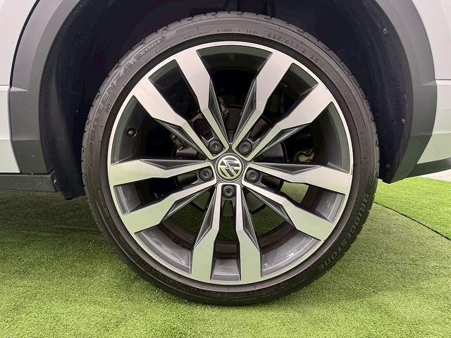 Ｔ－ロック ＴＤＩ　Ｒライン　フルセグＴＶ／バックカメラ／電動リアゲート／レーダークルーズ／ブラインドスポット／クリアランスソナー／パドルシフト／プッシュスタート／ステアリングリモコン／純正アルミ／ウインカーミラー／ユーザー買取／（21枚目）