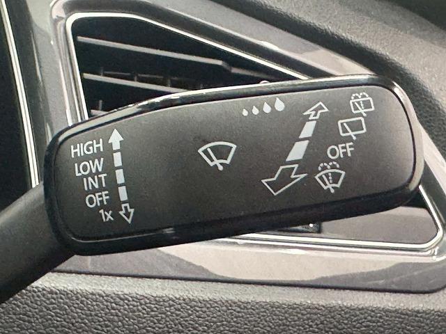 Ｔ－ロック ＴＤＩ　Ｒライン　フルセグＴＶ／バックカメラ／電動リアゲート／レーダークルーズ／ブラインドスポット／クリアランスソナー／パドルシフト／プッシュスタート／ステアリングリモコン／純正アルミ／ウインカーミラー／ユーザー買取／（45枚目）