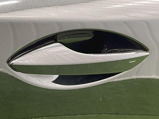 ＮＸ ＮＸ３００ｈ　Ｉパッケージ　全周囲カメラ／ブラインドスポット／オプション１８ｉｎアルミ／フルセグＴＶ／赤革シート／ヘッドアップディスプレイ／３眼ＬＥＤライト／シートヒーター／１０．３型ナビ／レーダークルーズ／電動リアゲート（32枚目）